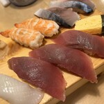 Sushi Izakaya Yataizushi - お寿司一貫から頼めます