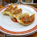 223579204 - 焼き餃子は、問答無用で２皿から