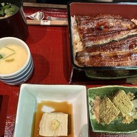 菊水楼 うな菊 ホテル椿山荘東京店 -  菊水楼 うな菊 ホテル椿山荘東京店 -