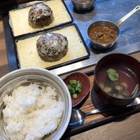 鉄板和食とワイン 萬鉄 - 