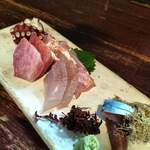 囲坊主 - 刺盛り（地ダコ、マグロ、金目鯛、何か、しめ鯖）