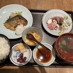 Sakana Shokudou Kiteretsu - サワラの西京焼きと刺身　　1,200円