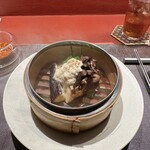 Ji-Cube - ❶野菜の山椒蒸し、黒酢のソース。
            ・大黒舞茸
            ・茄子
            ・ブロッコリー
            ・湯葉