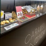 CARAMEL MONDAY - サイドのショーケース