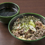 桃山 - 【新名物】牛肉のコクと香ばしいラー油タレがくせになる『東京牛そば』