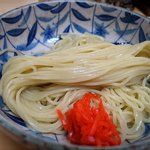 つけ麵では珍しい？？中細のストレート麺です。