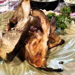 イザカヤ たくと - カンパチのカマ焼き