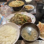 ラーメン王 - レバニラ定食