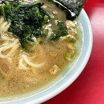 Suehiroya - 豚骨の香りがいいスープ。