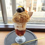 カフェ+スタジオ フラット - 横からの図