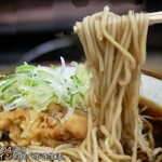 六文そば - いかにも立ち食いな、柔らかめの麺