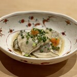 すしやのたい悟 - 生牡蠣/三陸　プリプリの身は食べやすくカットされているのが嬉しいですね。