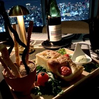テーブル36 - 前菜　とても甘いパンでした