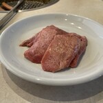 焼肉 丸惠 - タン1,980円。これでも旨い。旨すぎる。