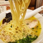 鶏白湯ラーメン 鳥ぶし - 鶏白湯らーめんの麺