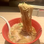 TOKYO豚骨BASE MADE by博多一風堂 - コシのある細麺