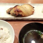 やまと 楽 - お昼の 銀鱈西京焼き定食 2000円 白米か豆ご飯で豆ご飯頼みました◎