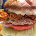 CHILLAX BURGERS&WINE - チリビーンズバーガー