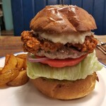 CHILLAX BURGERS&WINE - チリビーンズバーガー