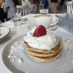 SOHOLM CAFE＋DINING  - ホワイトショコラパンケーキとカフェラテ