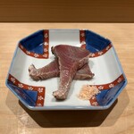 鮨 一二郎 - 脂ノリノリの戻り鰹(宮城県・気仙沼)！塩が1番合います！お酒が進む〜！