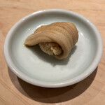 鮨 一二郎 - 一二郎さんの一推し！煮穴子。美しいフォルムと赤酢シャリが堪能できる幸せ。