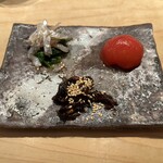 鮨 一二郎 - 珍味3品！太刀魚昆布締めと菊菜、トマト蜜煮、鰻肝！