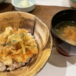 天婦羅割烹 すみ - 甘海老かき揚げ丼・味噌椀