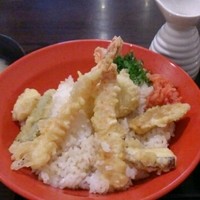 和彩厨房 KATURA - 天丼ランチ。ねば丼とこれは定番メニュー。お肉と魚料理は日替わり。