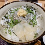 オサカナヤ YOSHINO - 本日は、シラス丼