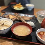 一夜干しと海鮮丼 できたて屋 - 