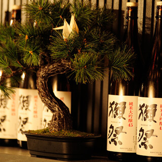 Enjoy high-quality sake such as ``Dassai'', ``Eraku'', and ``Kenhachi'' at the ceiling counter.