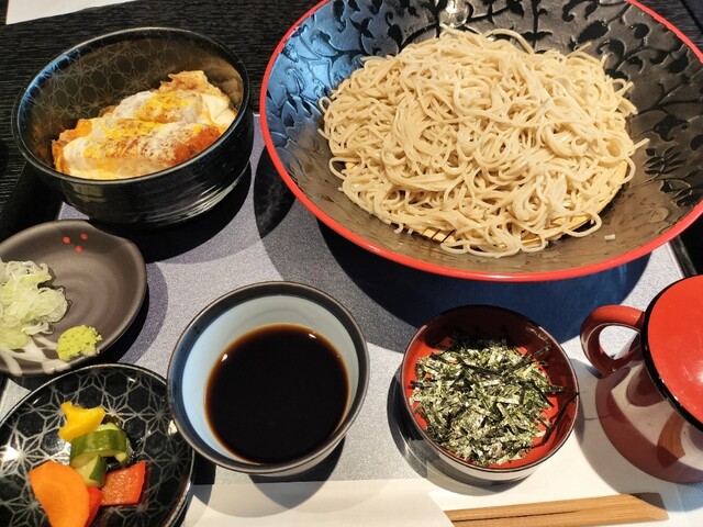 Aoyama Minochian photo 3