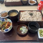 Washoku Resutoran Tonden - 選べるミニ丼北海道そば♪僕はうな丼、奥さまはぶり丼にしてシェアした。