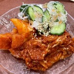 焼肉市場 明月館 - キムチ盛り