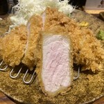 とんかつ けい太 西荻窪駅前店 - 最高に柔らかい上ロースの赤身。