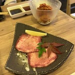 宮崎肉問屋 焼肉 宮べこ - 