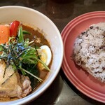 札幌スープカレーHIGUMA  - 奇跡のパリパリチキン・えびスープ・雑穀米L（350g）
