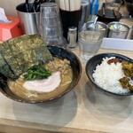 二代目 渡来武 - ラーメン並800円に背脂100円