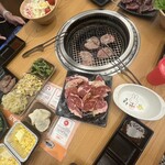 幸せの焼肉食べ放題 かみむら牧場 - 