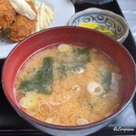 とんかつまざき - 滑子茸と若芽の味噌汁