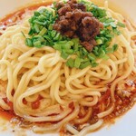 担々麺 ぺんぺん - 汁なし担担麺、950円。