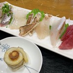 新兵衛 - カマス・あじ・平目・花鯛・皮はぎ・やがら・ソーダかつお、カマスのネギ巻き