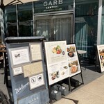 ラ・プレシューズ - 店頭の様子。日和が良い時期はテラスも良さそうです。