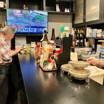 壱番館 - 一番奥で静かに呑む先客のおじさん