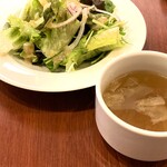 ロイヤルホスト - サラダ＆スープ付き
