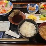 四季料理 寿々喜 - 刺身と定食
