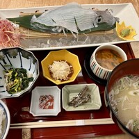 対馬のどぐろとイカ活き造り 博多 魚蔵 都ホテル店 - 