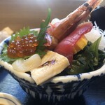 Uogashidokoro Sen - 海仙丼のアップ