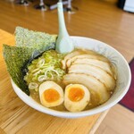 ラーメン 三太 - 醤油チャーシュー　950円